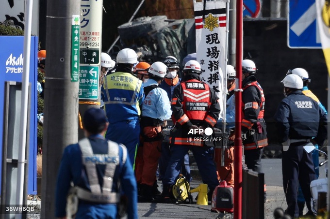 1.2 million in Japan told to use less water to help sinkhole rescue - 1