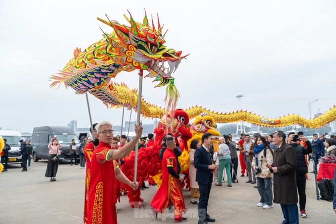 Quang Ninh welcomes over 550,000 tourists a week during Tet - 2