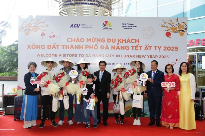 Flights to Danang airport on Tet surge - 1