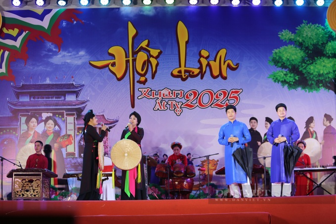 Thousands flock to Bac Ninh festival - 3