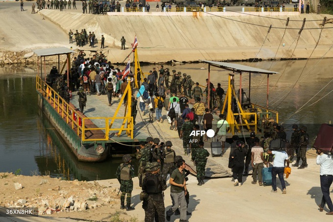 Over 250 people held at Myanmar scam centre released at Thai border - 1