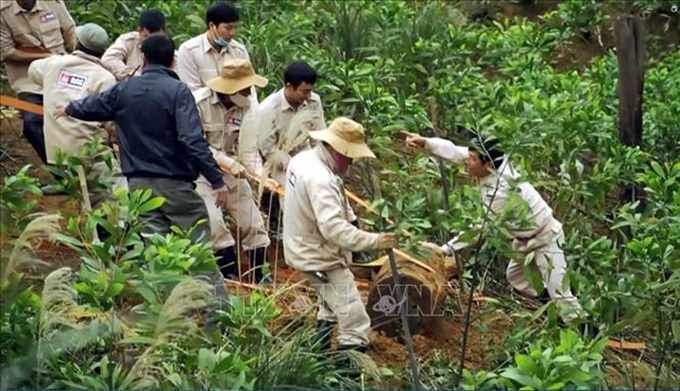 Mine clearance halted in central Vietnam due to US aid suspension - 1