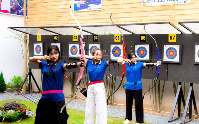 Archery coffee shop in Danang attracts young people - 4