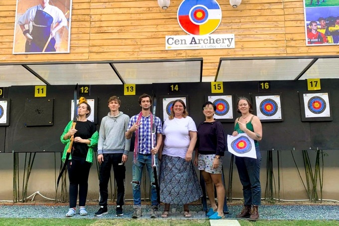 Archery coffee shop in Danang attracts young people - 6