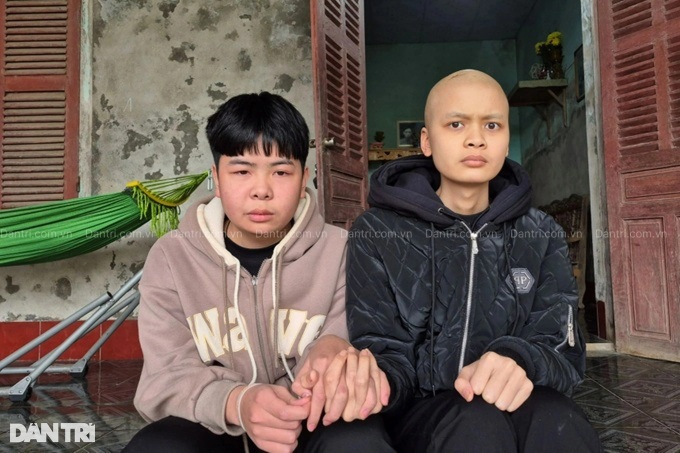 Poor couple call for help to save two sons from cancer - 2