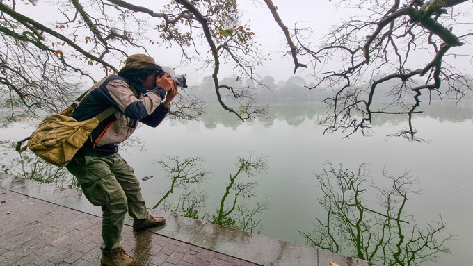 A dreamy Hanoi in drizzling rain and mist - 3