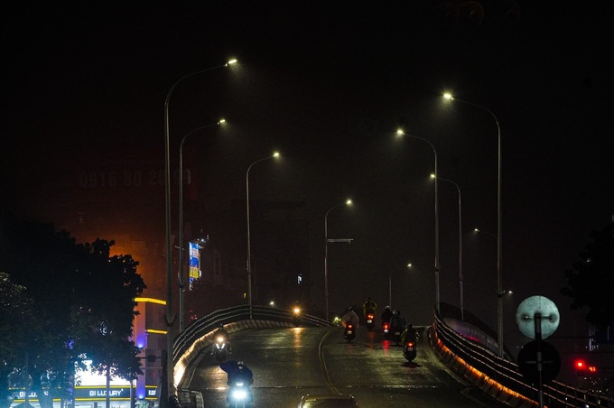 A dreamy Hanoi in drizzling rain and mist - 18