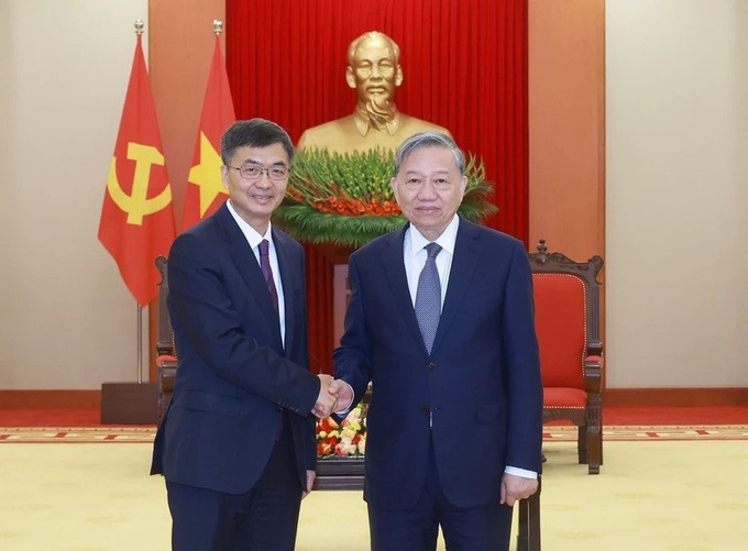 Vietnamese Party chief welcomes Party Secretary of China's Guangxi - 1