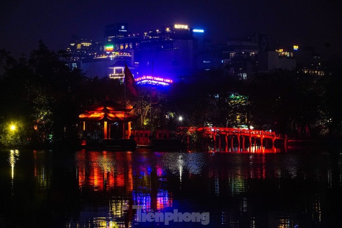 A dreamy Hanoi in drizzling rain and mist - 12