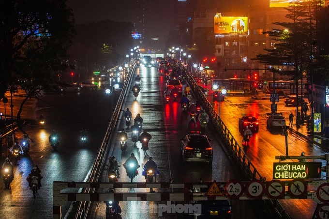 A dreamy Hanoi in drizzling rain and mist - 15