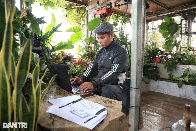 Hanoi family builds rooftop garden - 4