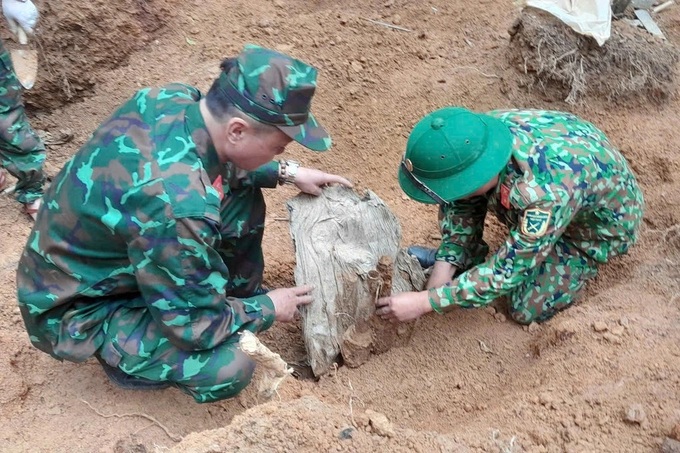 Unexploded shells found during martyrs' remains search - 1