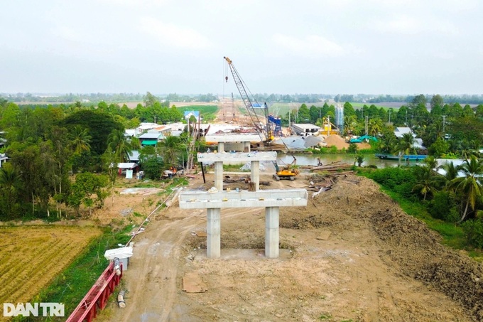 Mekong Delta expressway projects face challenges due to material shortages - 1