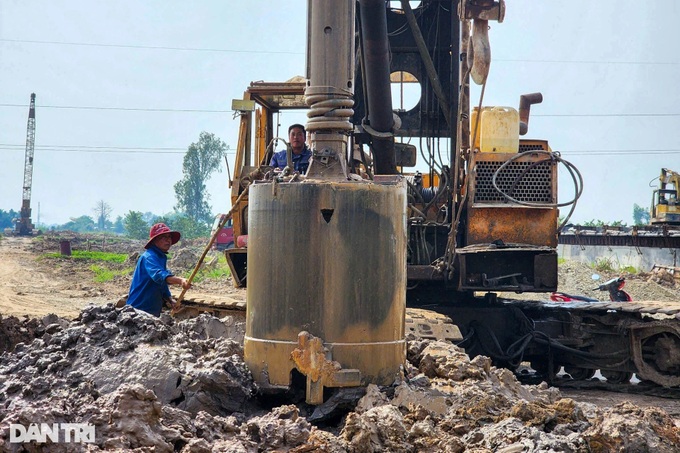 Mekong Delta expressway projects face challenges due to material shortages - 10