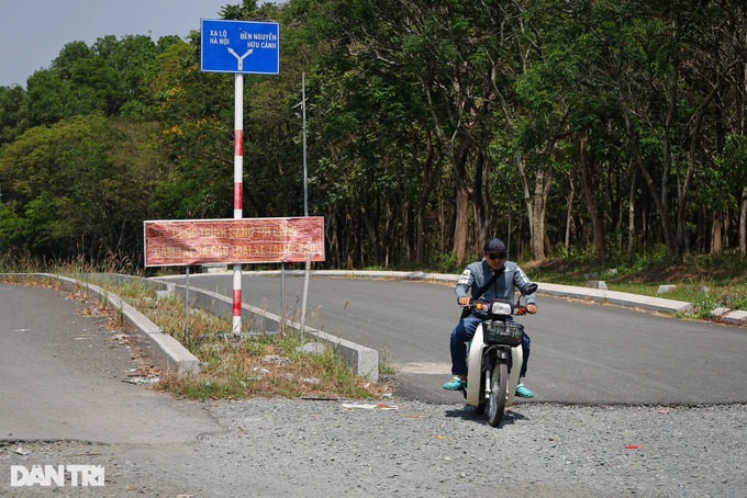 HCM City park remains unfinished after over 20 years - 2