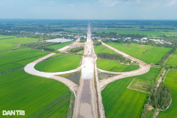 Mekong Delta expressway projects face challenges due to material shortages - 7