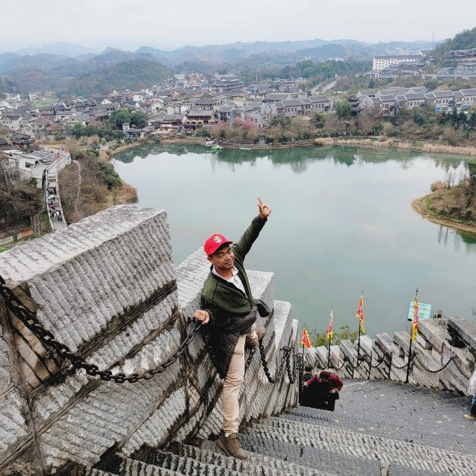 Vietnamese tourist helps struggling local in China - 2