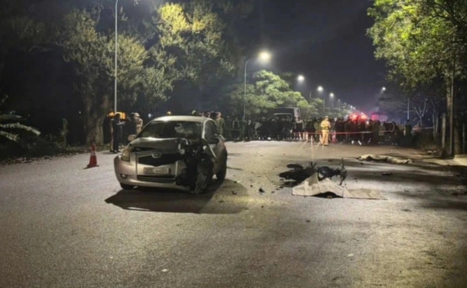 Three die in Hanoi car-motorbike collision - 1