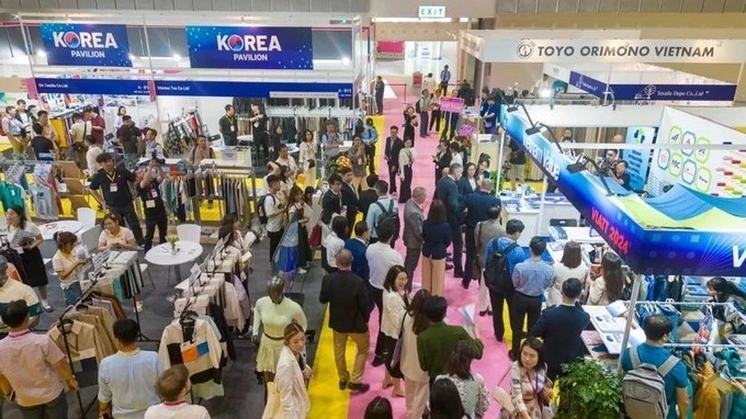 Vietnam’s international textile fair features over 500 booths - 1