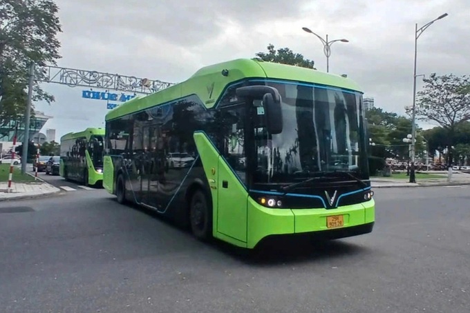 Danang plans electric bus route to Hue - 1