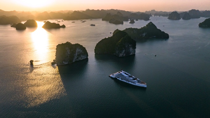 Admission fees introduced for three additional routes in Ha Long Bay - 1