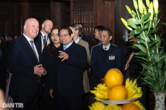 New Zealand PM visits Temple of Literature - 5