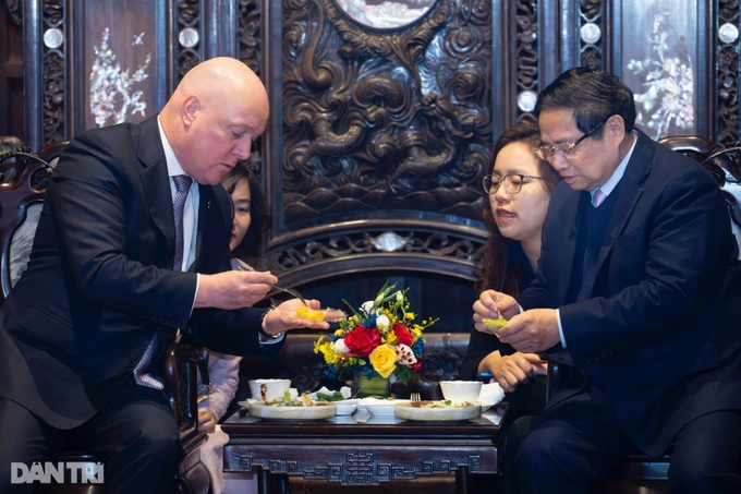 New Zealand PM visits Temple of Literature - 9