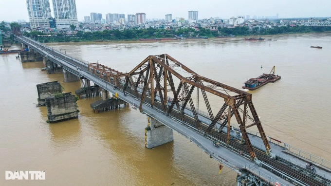 Hanoi ​a​pproves Long Bien Bridge ​renovation​ project - 1