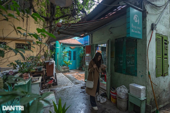 Hanoi homestay featuring tens of thousands of books becomes a sensation - 10