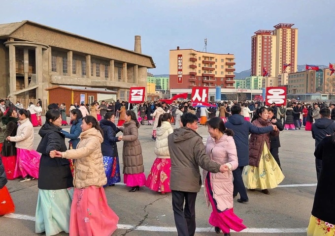 First Vietnamese tourists to visit North Korea after five-year hiatus - 2