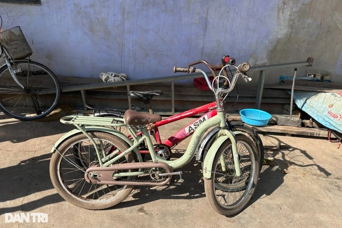 Three children cycle nearly 50km at night to find their father - 4