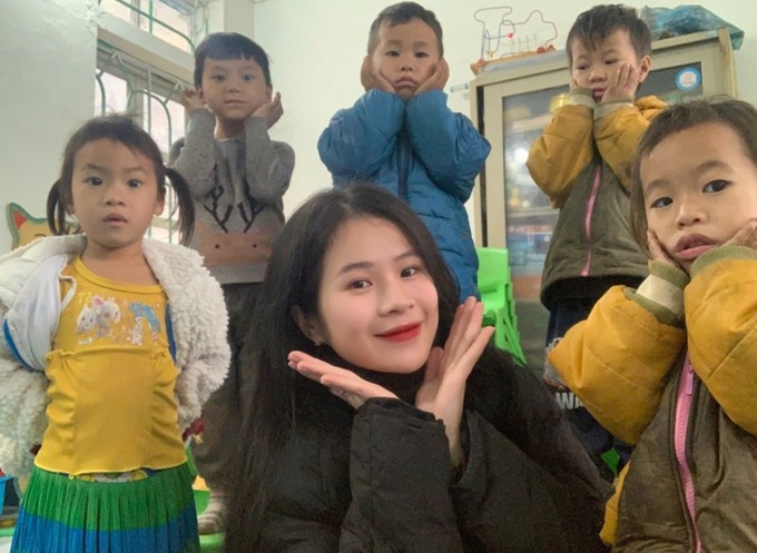 Young teacher moved to tears at remote Cao Bang mountain school - 2