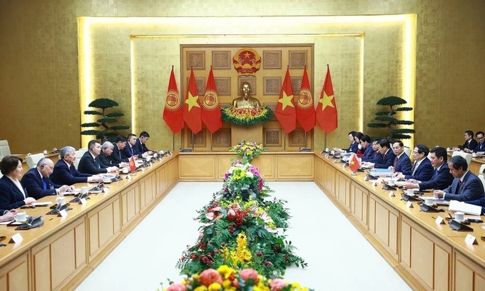 Vietnamese, Kyrgyz government leaders hold talks in Hanoi - 1