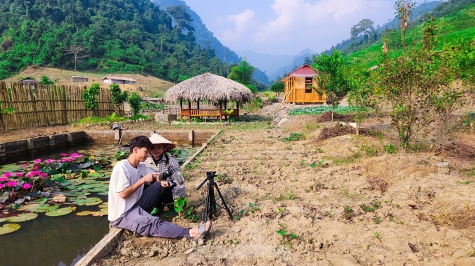 Picturesque farm brings billions in revenue to a young Muong entrepreneur - 10