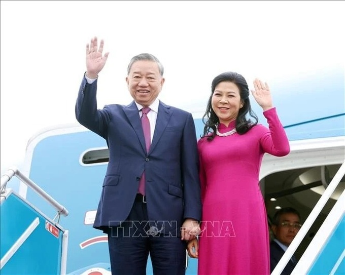 Party chief leaves for visits to Indonesia, ASEAN Secretariat, Singapore - 1