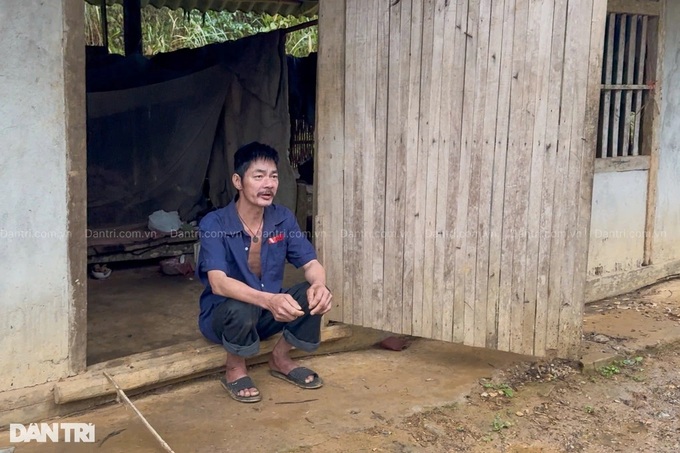 Mentally-ill man lives in a forest, struggling with disease - 1