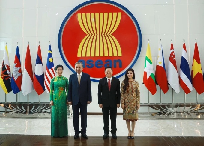 Top Vietnamese leader makes historic visit to ASEAN Secretariat - 1