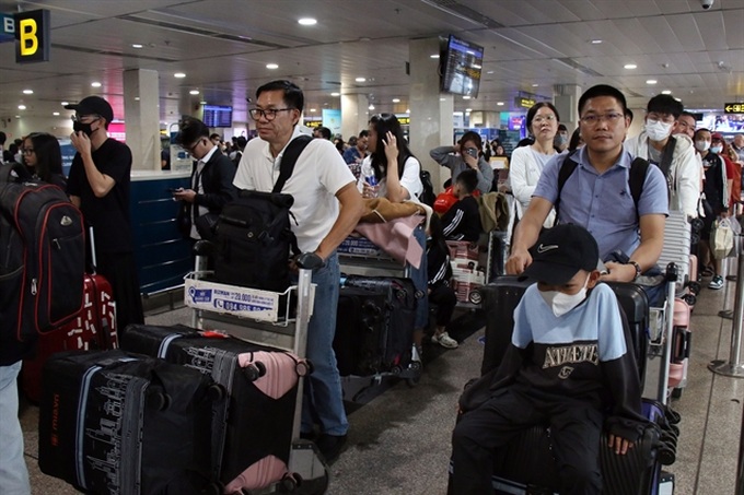 Tân Sơn Nhất denies rumours of new terminal opening on May 5 - 1