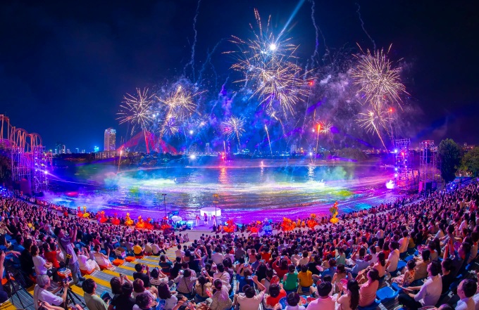 World's largest jet ski and fireworks show to light up Cat Ba - 1