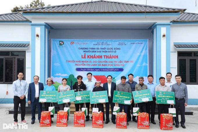 Dantri hands over seven houses to underprivileged families in Lao Cai - 6