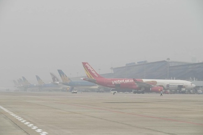 Thick fog at airports disrupts many flights - 1