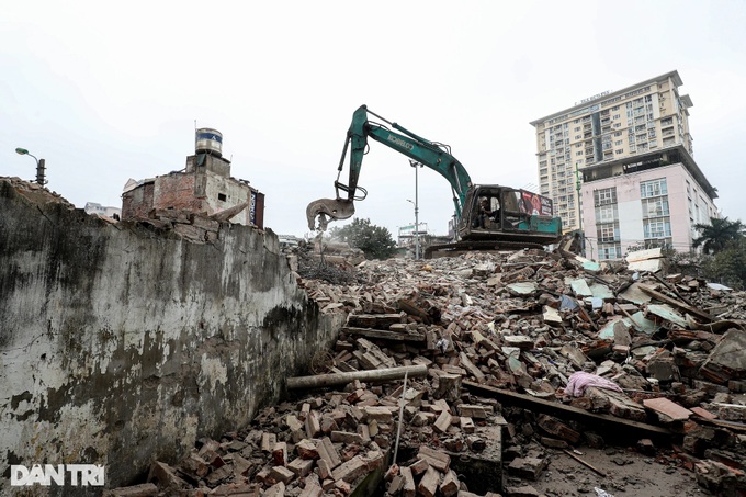 Hanoi resumes costly road site clearance - 1