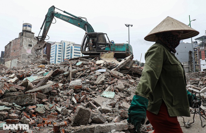 Hanoi resumes costly road site clearance - 3