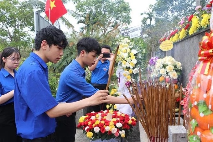 Quang Ngai commemorates victims of Son My massacre - 1