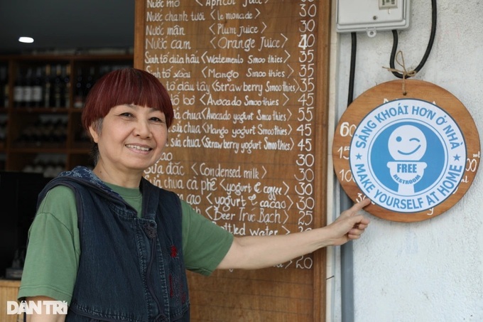 Many Hanoi households offer free toilets for tourists - 1