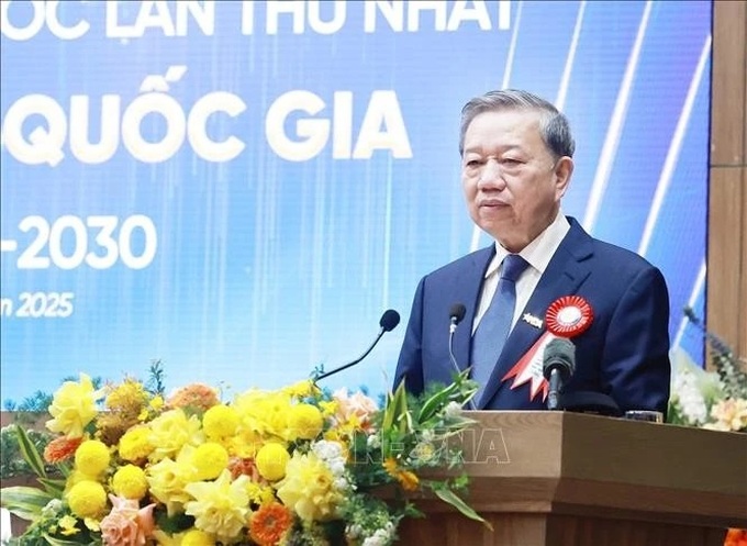 Maximum support for data industry to turn Vietnam into digital nation - 1