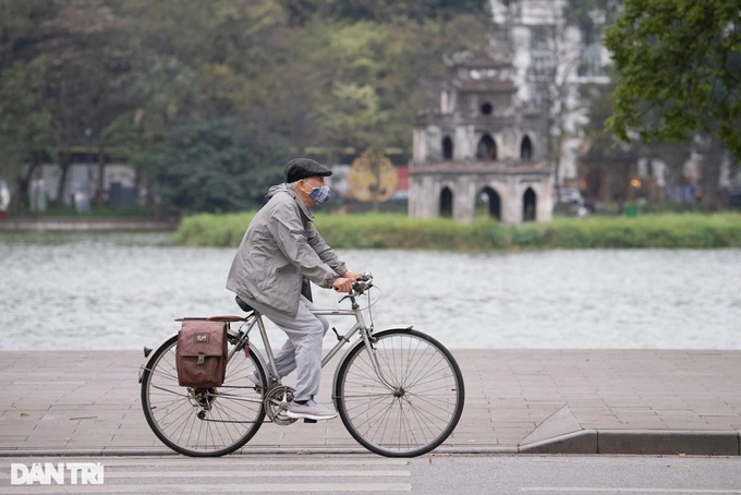 Northern Vietnam gets warm before turning cold next weekend - 1