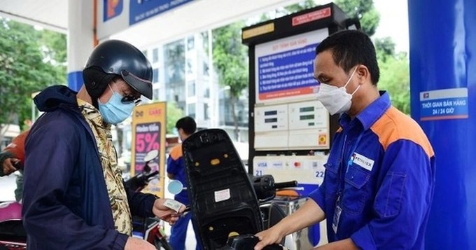 Fuel prices fall for third straight adjustment - 1