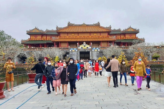Hue launches hotline to curb tourist overcharging on holiday - 1 Hue launches hotline to curb tourist overcharging on holiday - 1