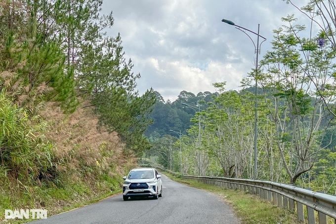Street light failure at Dalat tourist site frustrates visitors - 1 Street light failure at Dalat tourist site frustrates visitors - 1